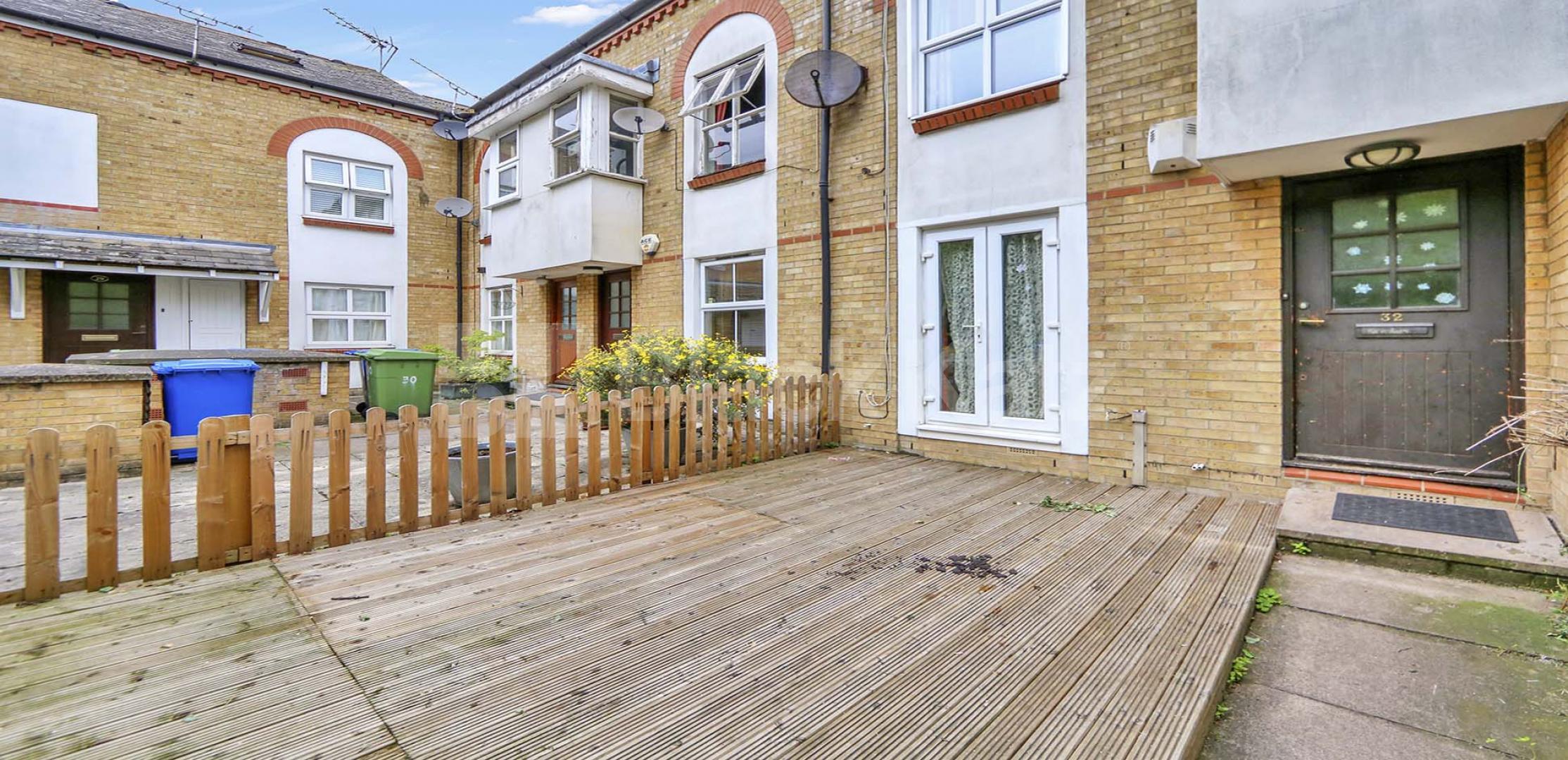 			UNDER OFFER , 1 Bedroom, 1 bath, 1 reception Apartment			 Longfellow Way, London Bridge / Bermondsey